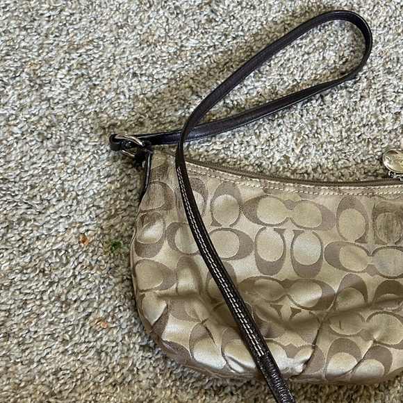 Coach Canvas Monogram Travel Preppy Tan Brown Zip Up Minimalist Y2K Baguette - Picture 4 of 12